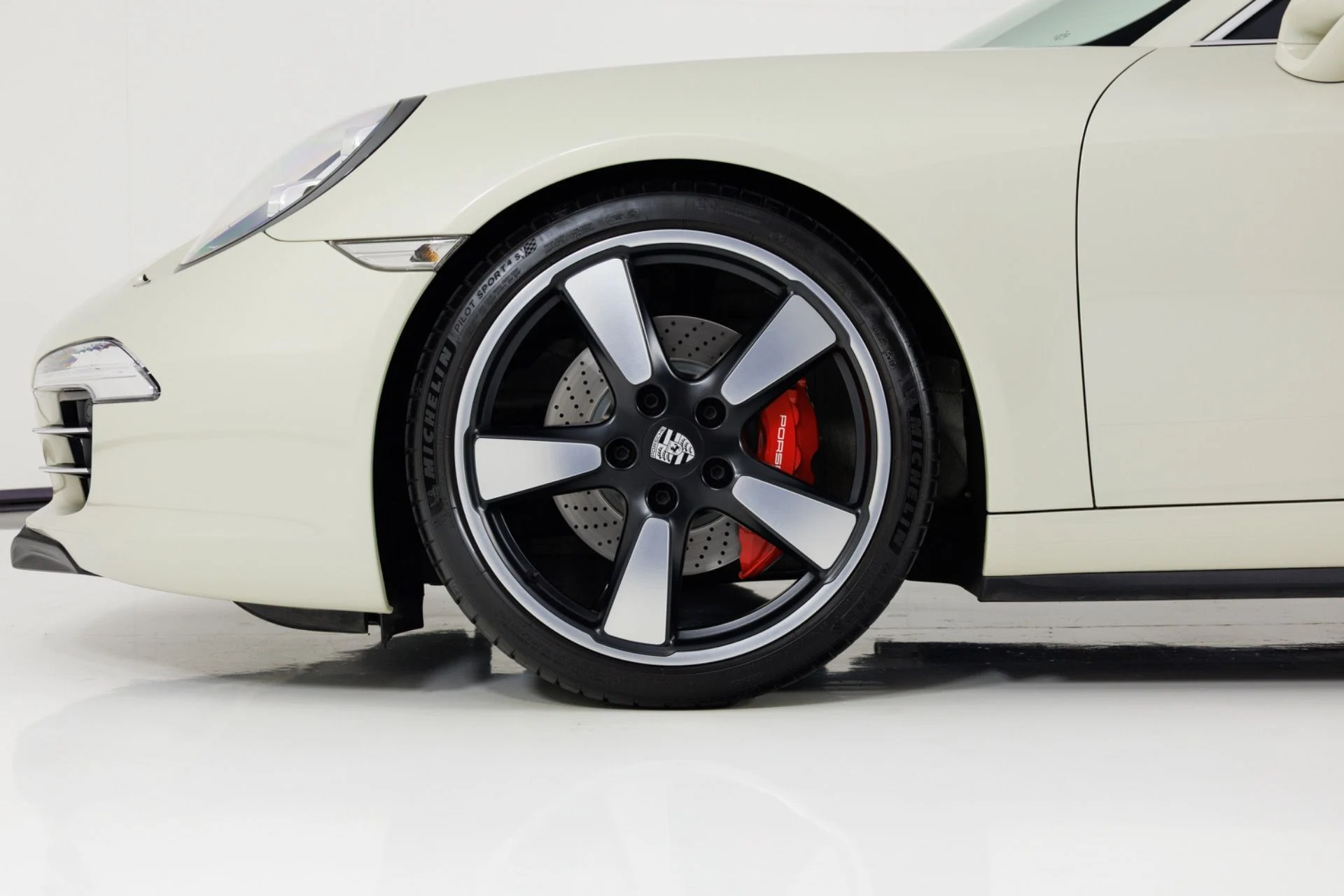 mph008_2988294683_Used_2014_Porsche_911_Carrera_S_1781907468_b33f054463