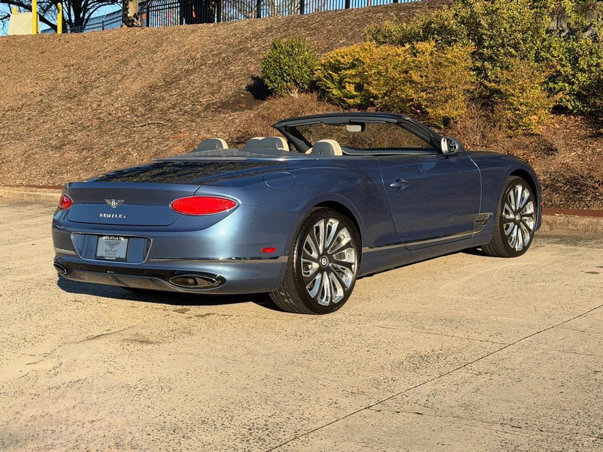 mph008_2989861777_b187d6f37eda4e118fb6743a4bc68db5_3e2fef5929