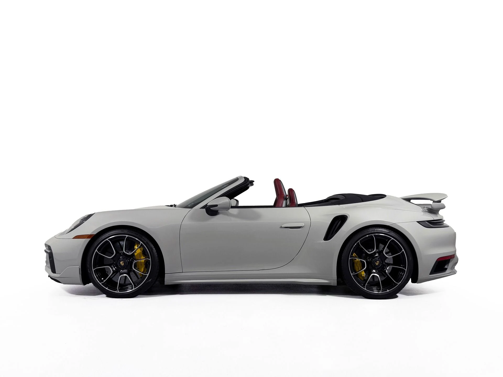 mph008_2999583836_Used_2025_Porsche_911_Turbo_S_1761053580_78ad63a4fe