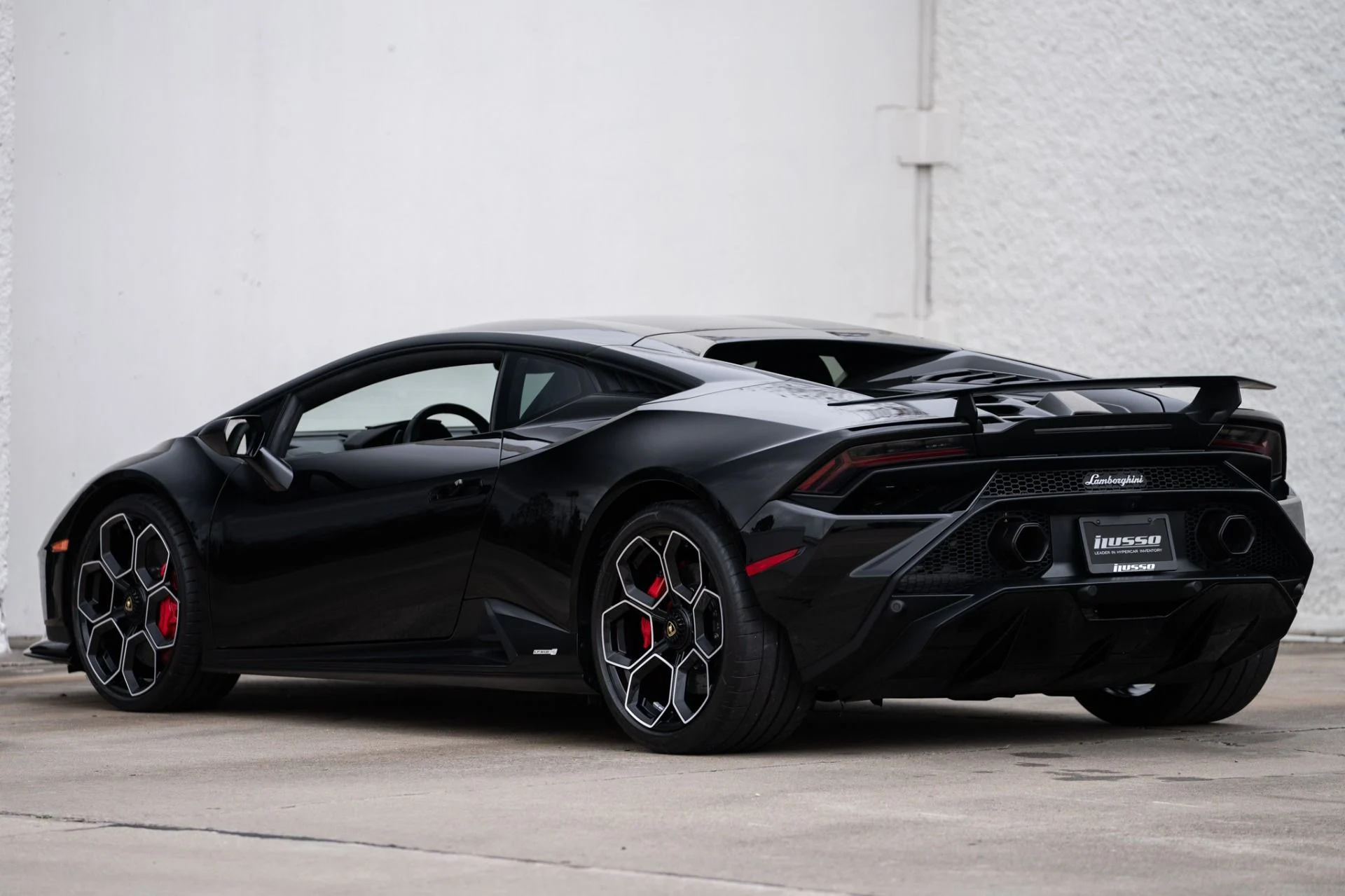 mph008_3001363768_Used_2023_Lamborghini_Huracan_Tecnica_1768943844_e81ec58dc8