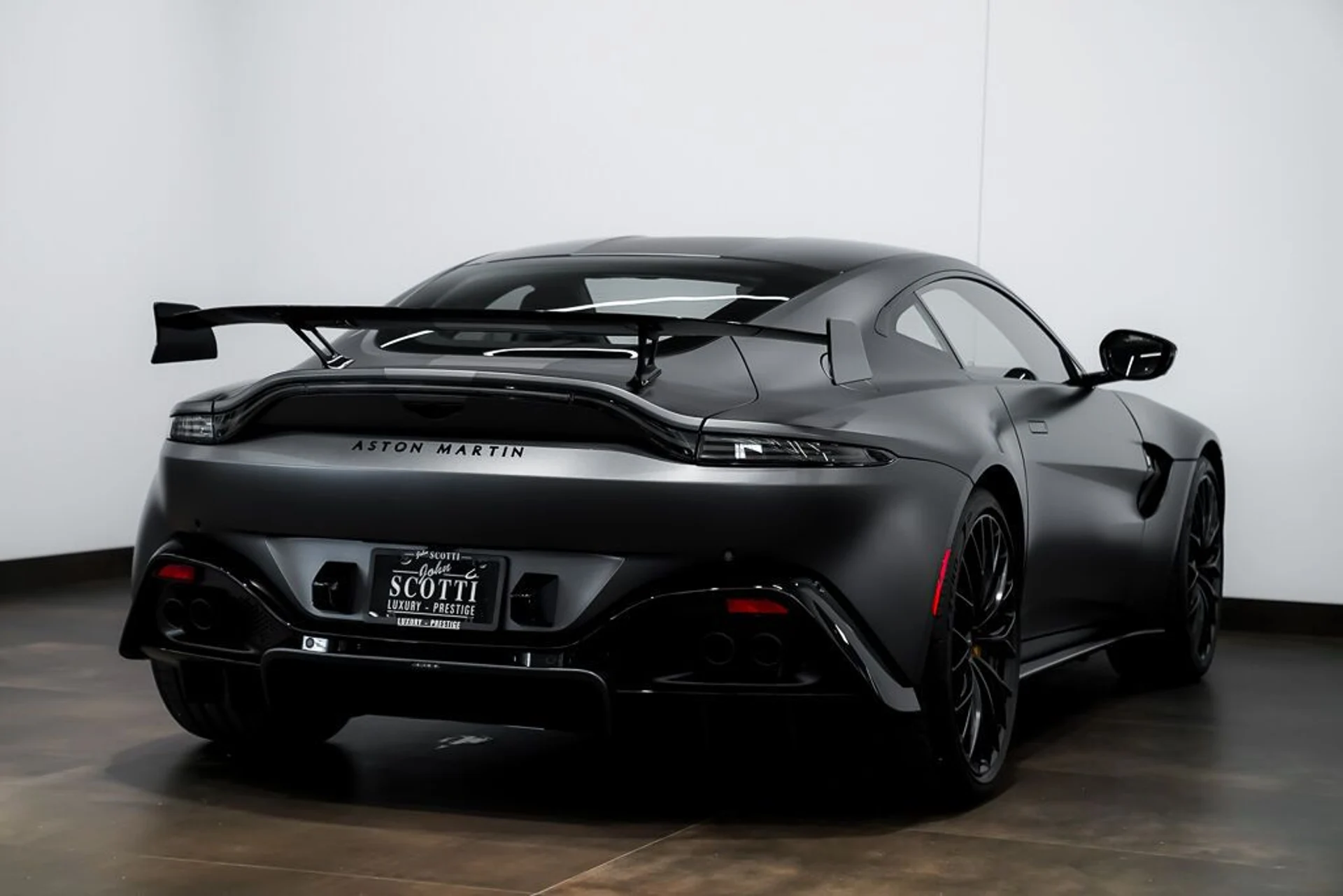 mph008_3002915390_aston_martin_vantage_2023_jpg_v_1773863537_b0a06c1ea7