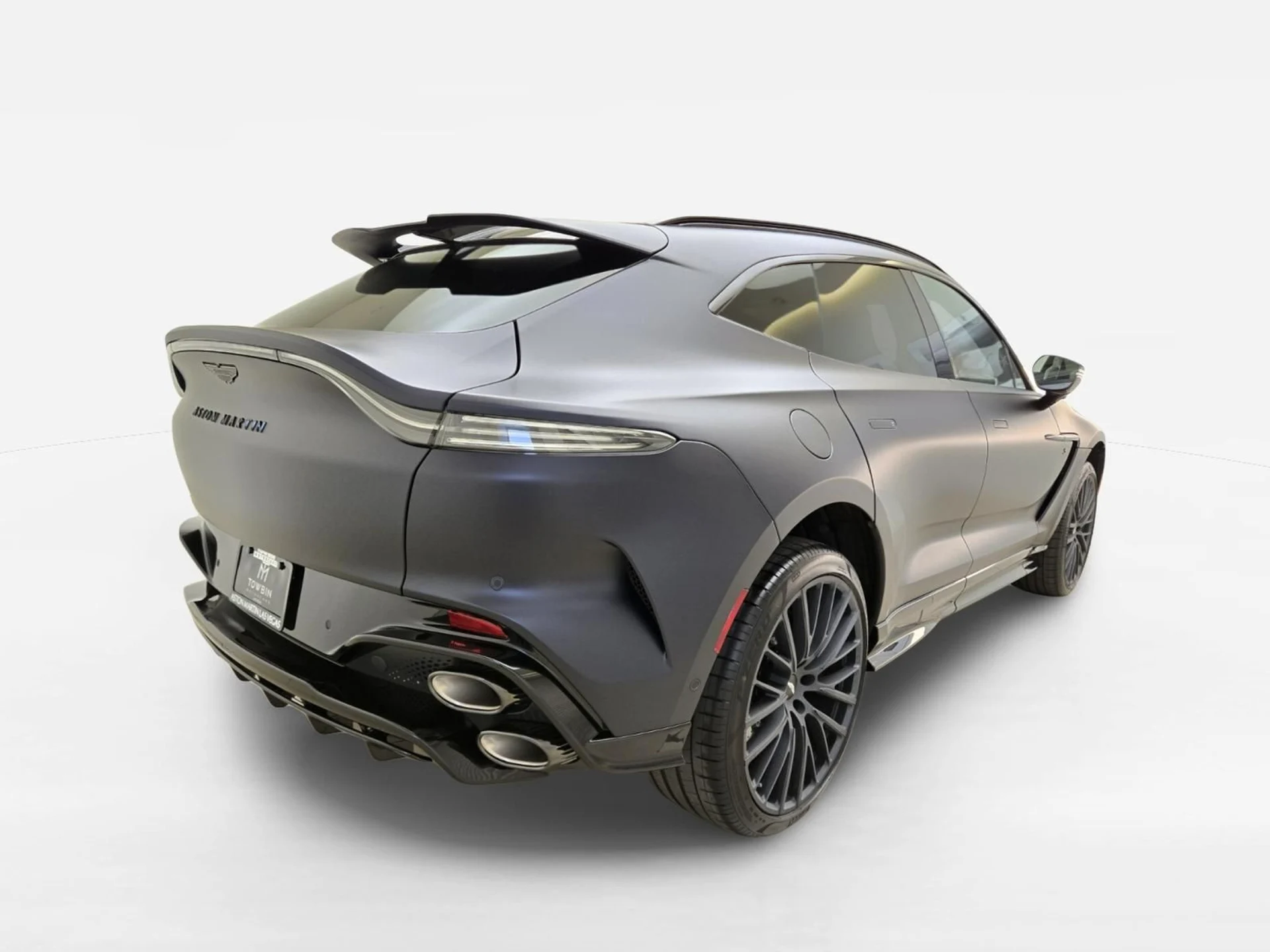 mph008_3003712242_New_2026_Aston_Martin_DBX_S_1780118642_4adf13f625