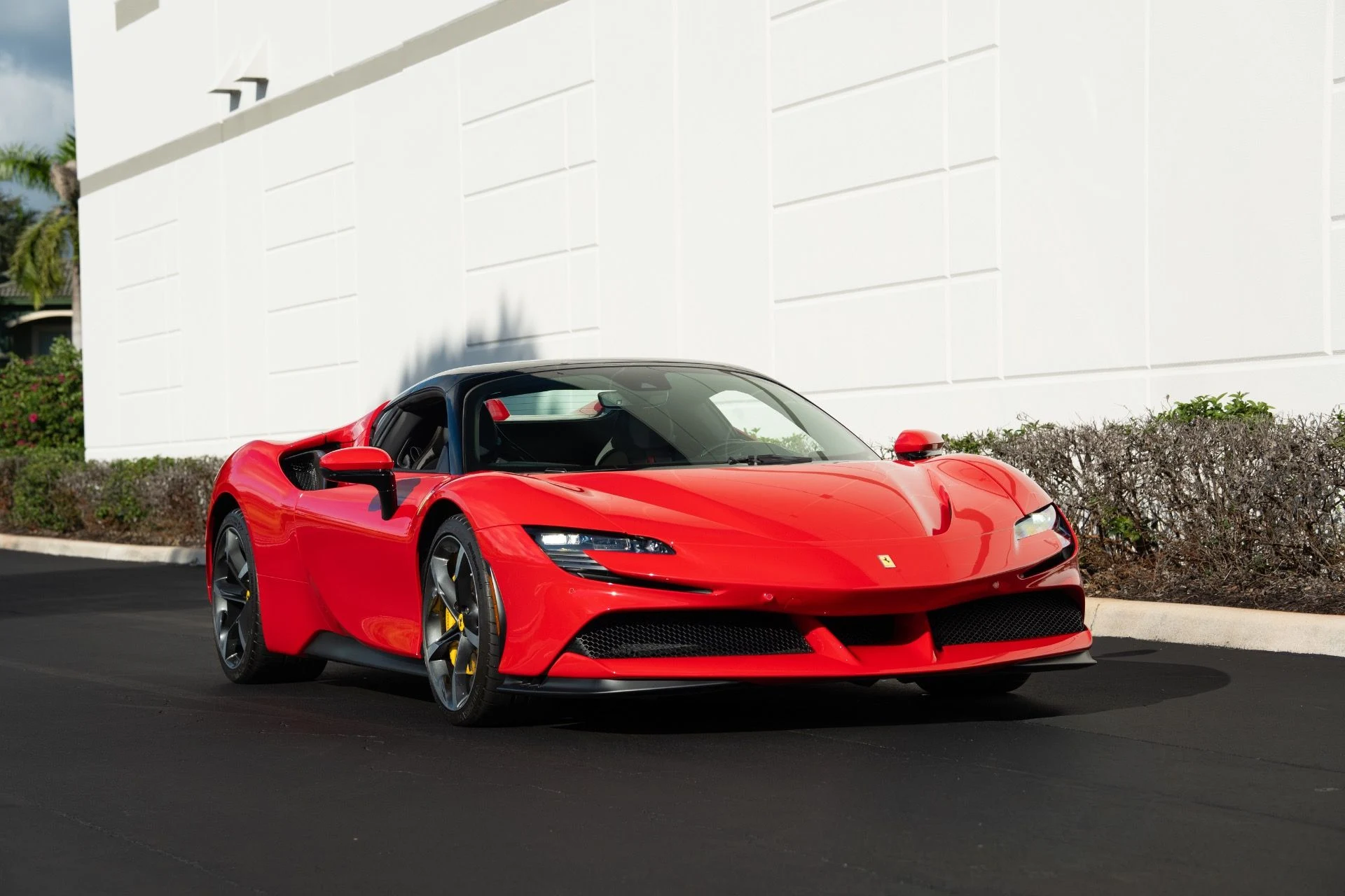 mph008_3007457825_Used_2024_Ferrari_SF_90_Spider_1759287826_0c306383f3