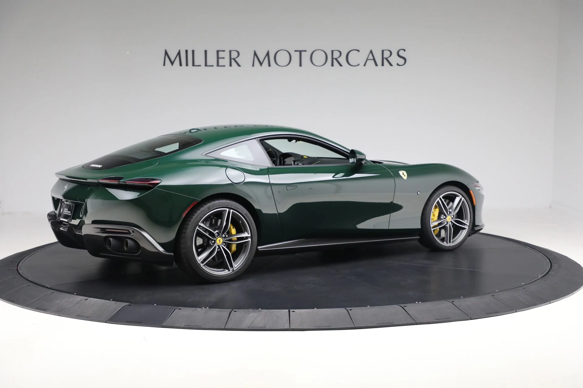 mph008_3013792009_Used_2023_Ferrari_Roma_455fdd3dd2