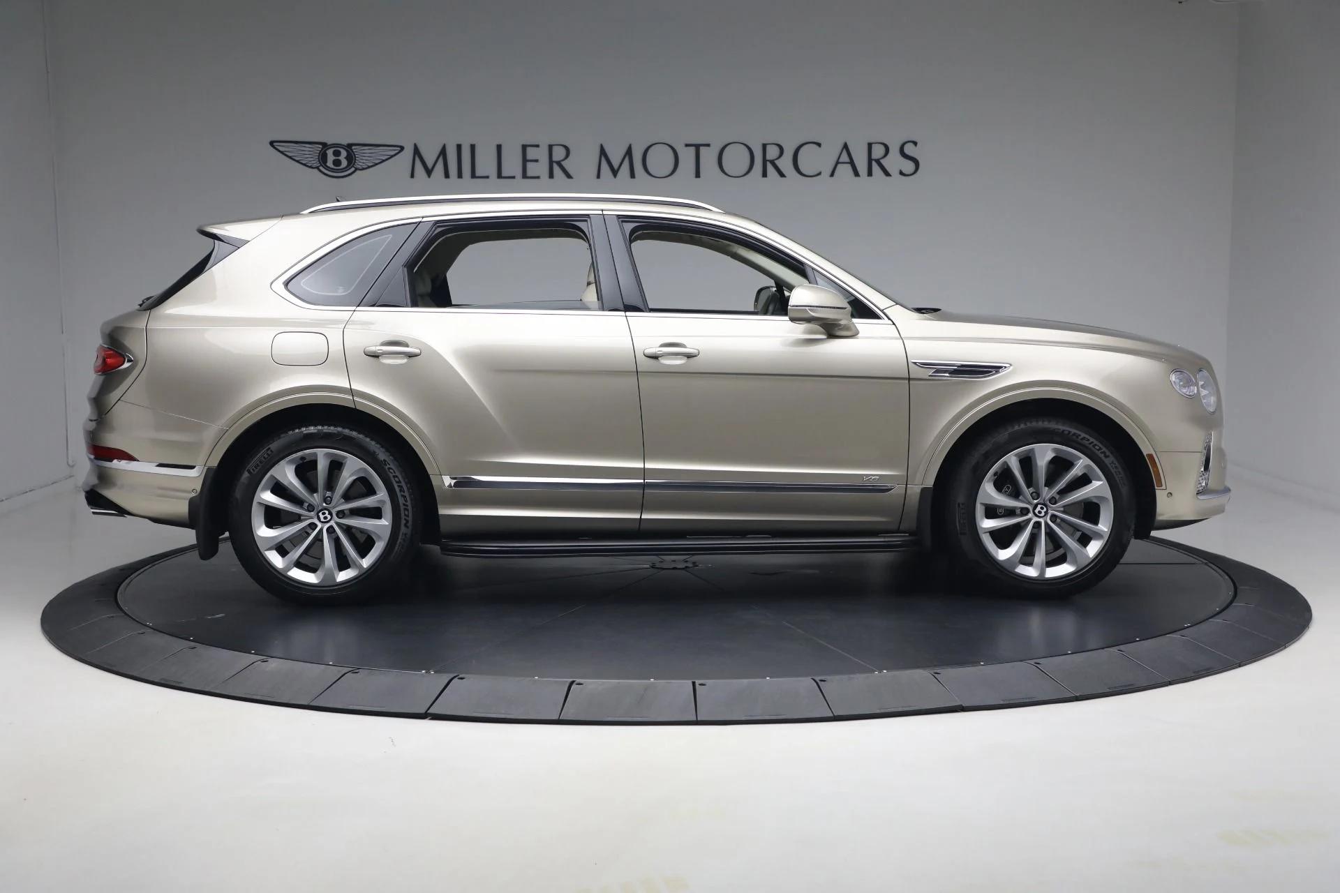 mph008_3014264952_Used_2021_Bentley_Bentayga_V8_1780783501_b7fcdea8a7
