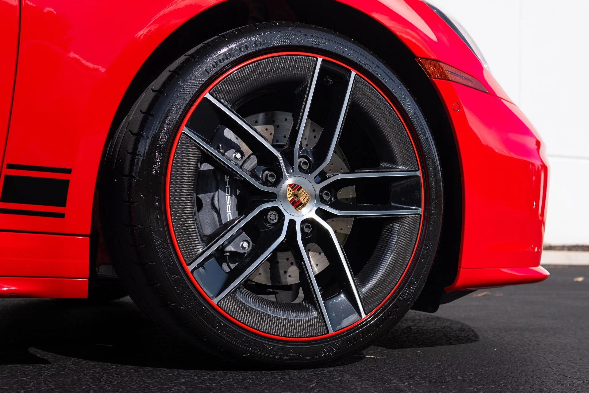 mph008_3016434939_Used_2025_Porsche_911_Carrera_1779505950_d6c0c734eb
