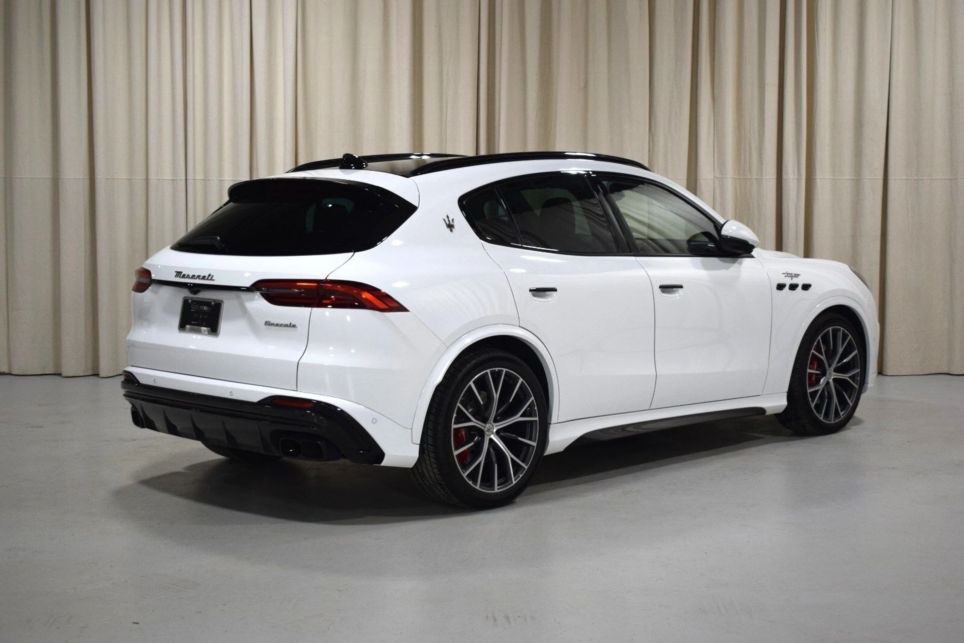 mph008_3018026607_154f90fed0025eb43182ed9803bd0750x_0d65bcb1b6