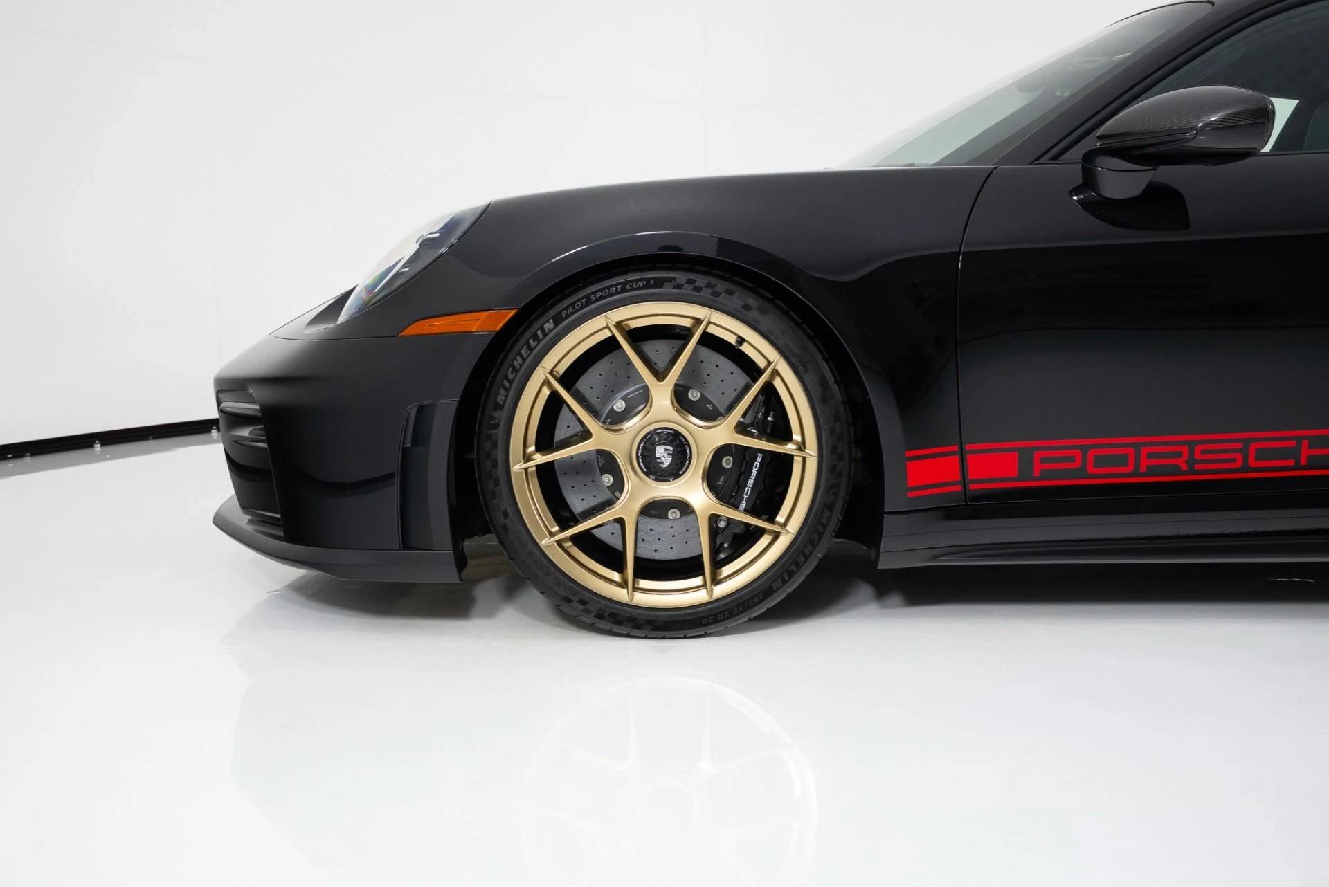 mph008_3030009732_Used_2025_Porsche_911_GT_3_Touring_1756254230_87a8afebaf