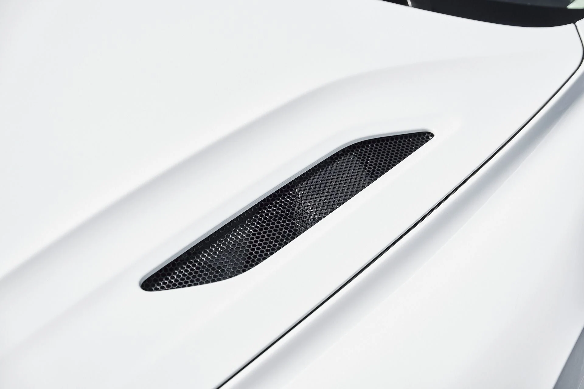 mph008_303021659_Used_2017_Aston_Martin_Vanquish_Volante_1773797494_ede2ac4603