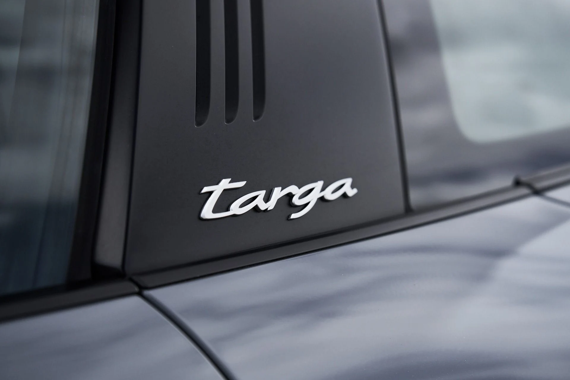mph008_3031749031_Used_2024_Porsche_911_Targa_4_GTS_1760491528_c7b6c15ee7