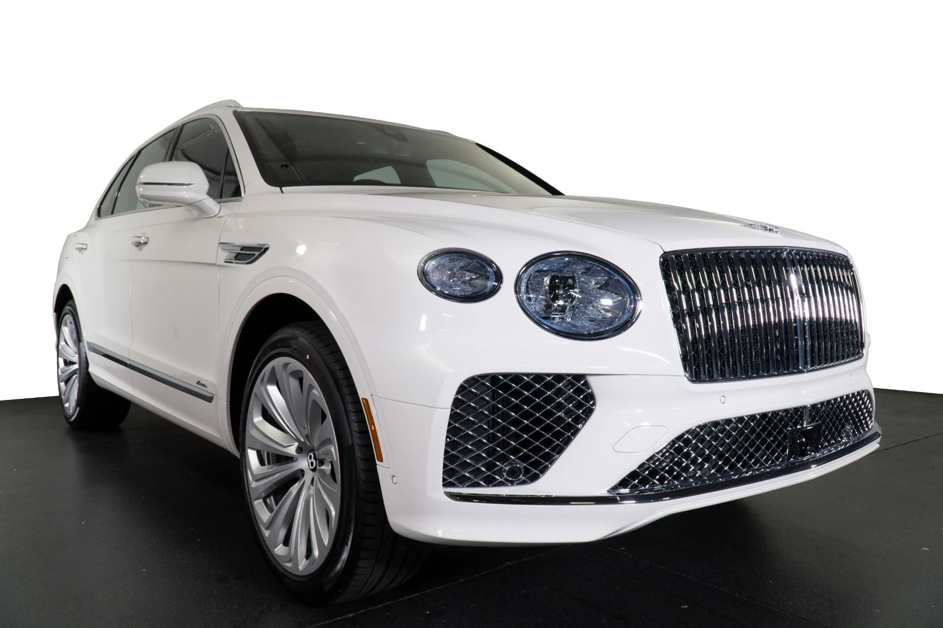 mph008_3038395349_New_2026_Bentley_Bentayga_AZURE_1777652825_b8218fefe5