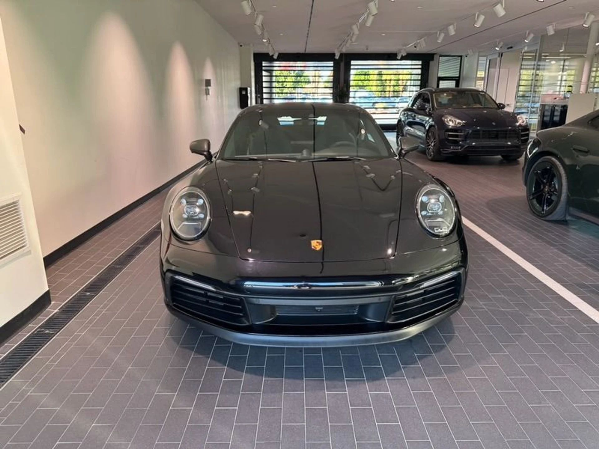 mph008_3038953847_Used_2024_Porsche_911_Carrera_T_1762903849_0a363a3ba1