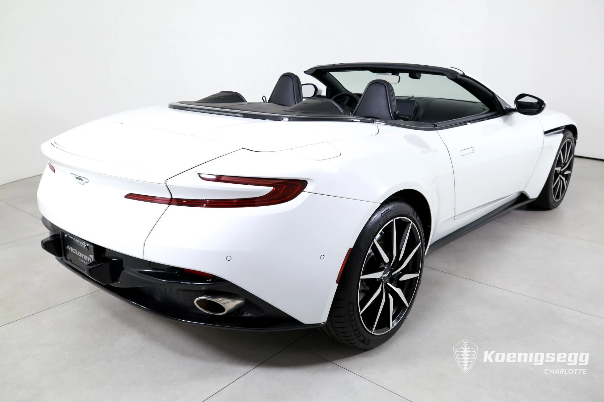 mph008_3040157567_Used_2020_Aston_Martin_DB_11_Volante_1782494523_d39803f398