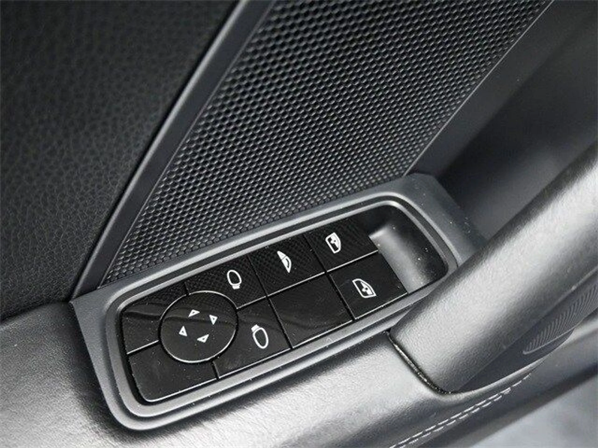 mph008_3041730722_8707b26eded6137552f88fe3d343172fx_5434a74f69