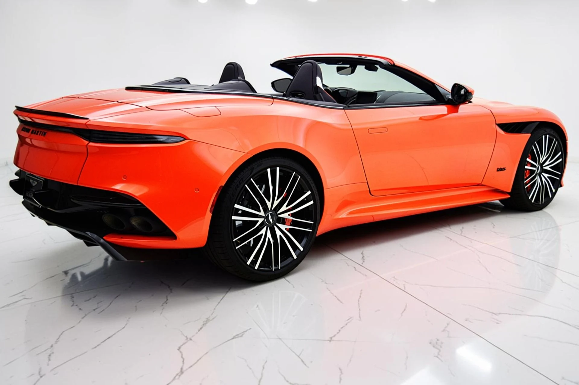 mph008_3048359682_Used_2023_Aston_Martin_DBS_Volante_9720a689a8