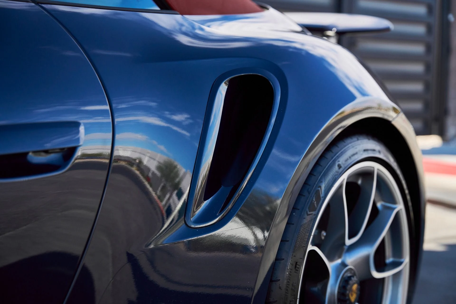 mph008_305018723_Used_2021_Porsche_911_Turbo_S_1767839043_49a9dd7a2e