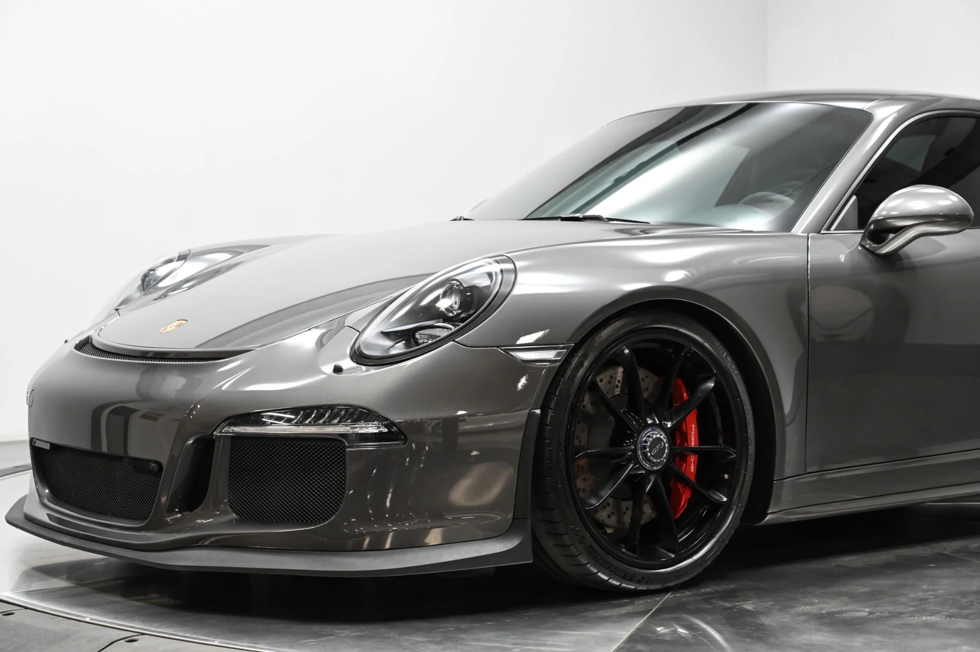 mph008_3056085063_Used_2015_Porsche_911_GT_3_1749853889_c60ae48e80