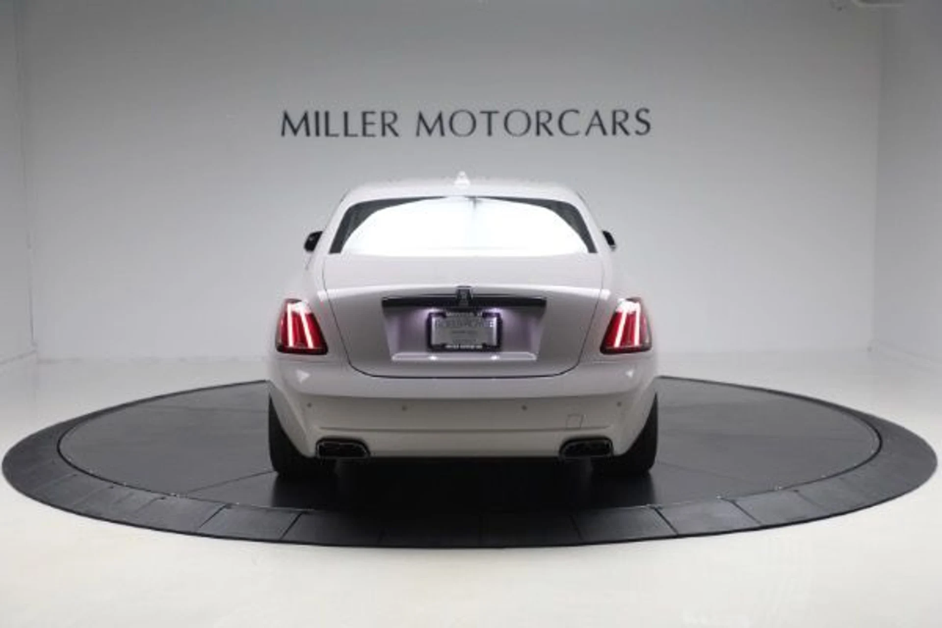 mph008_3066069587_New_2025_Rolls_Royce_Black_Badge_Ghost_e4bffad157