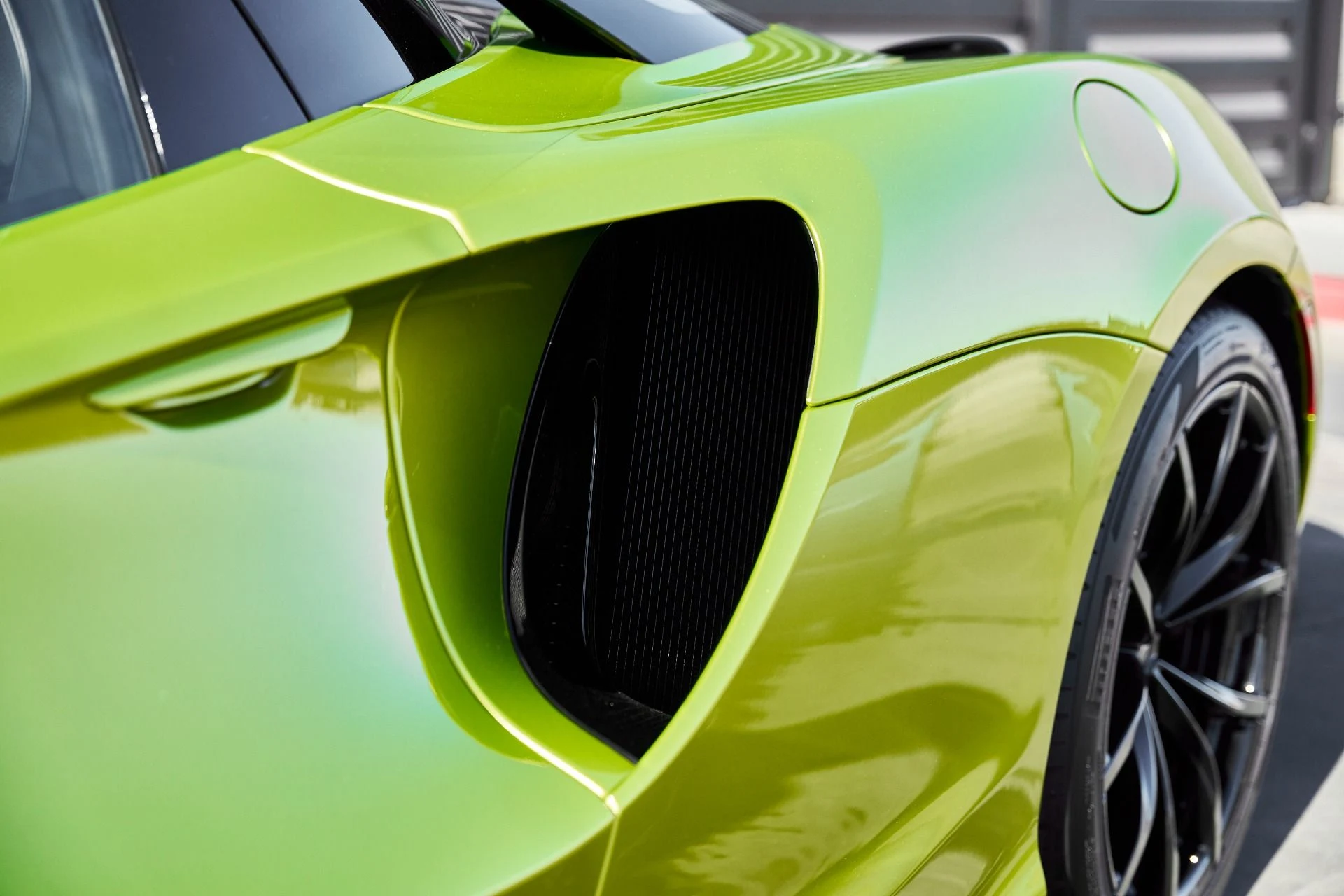 mph008_3066888871_Used_2025_Mc_Laren_Artura_Tech_Lux_1769825809_425b1af368