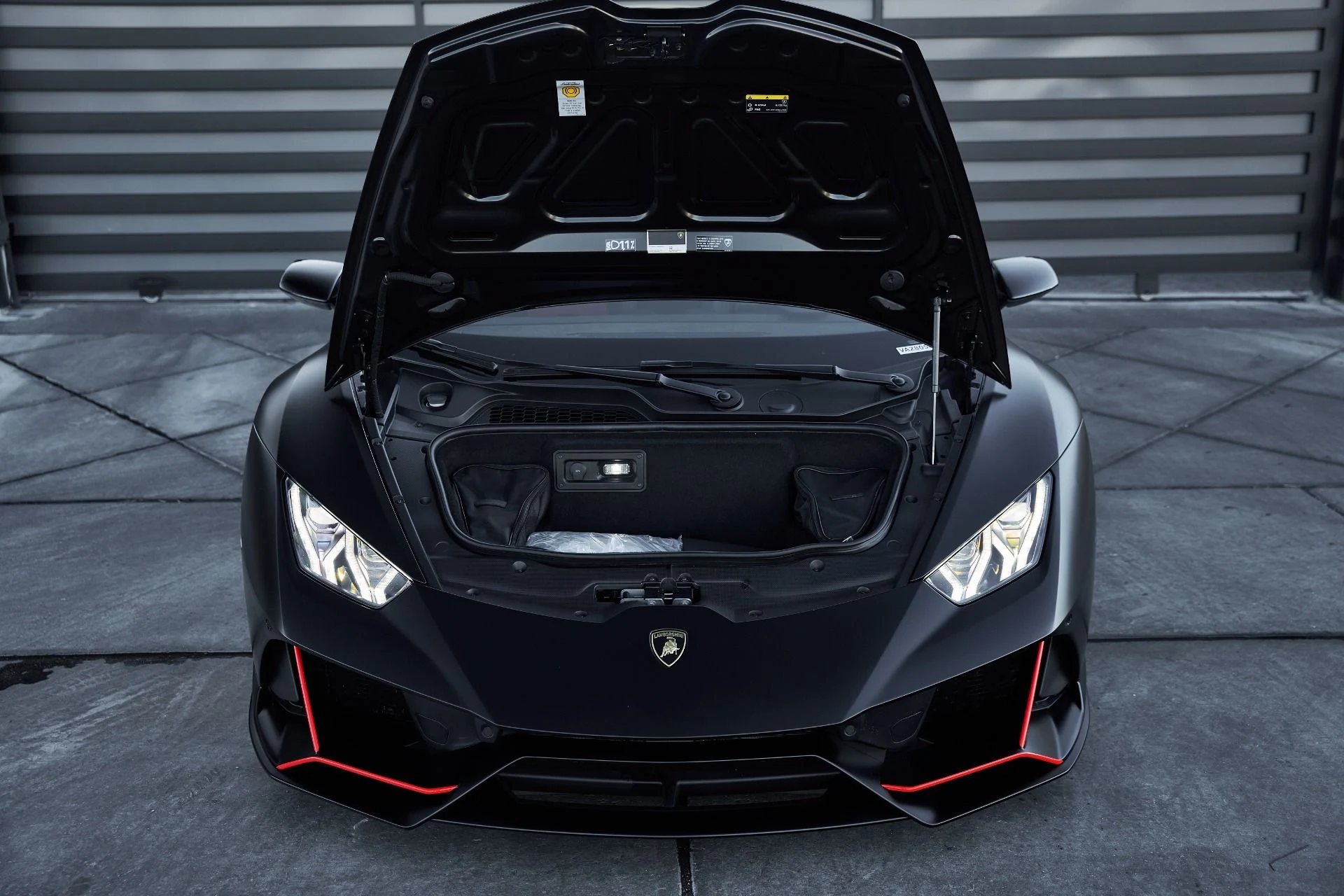 mph008_3070043645_Used_2024_Lamborghini_Huracan_EVO_Spyder_1766881344_65734df3ba
