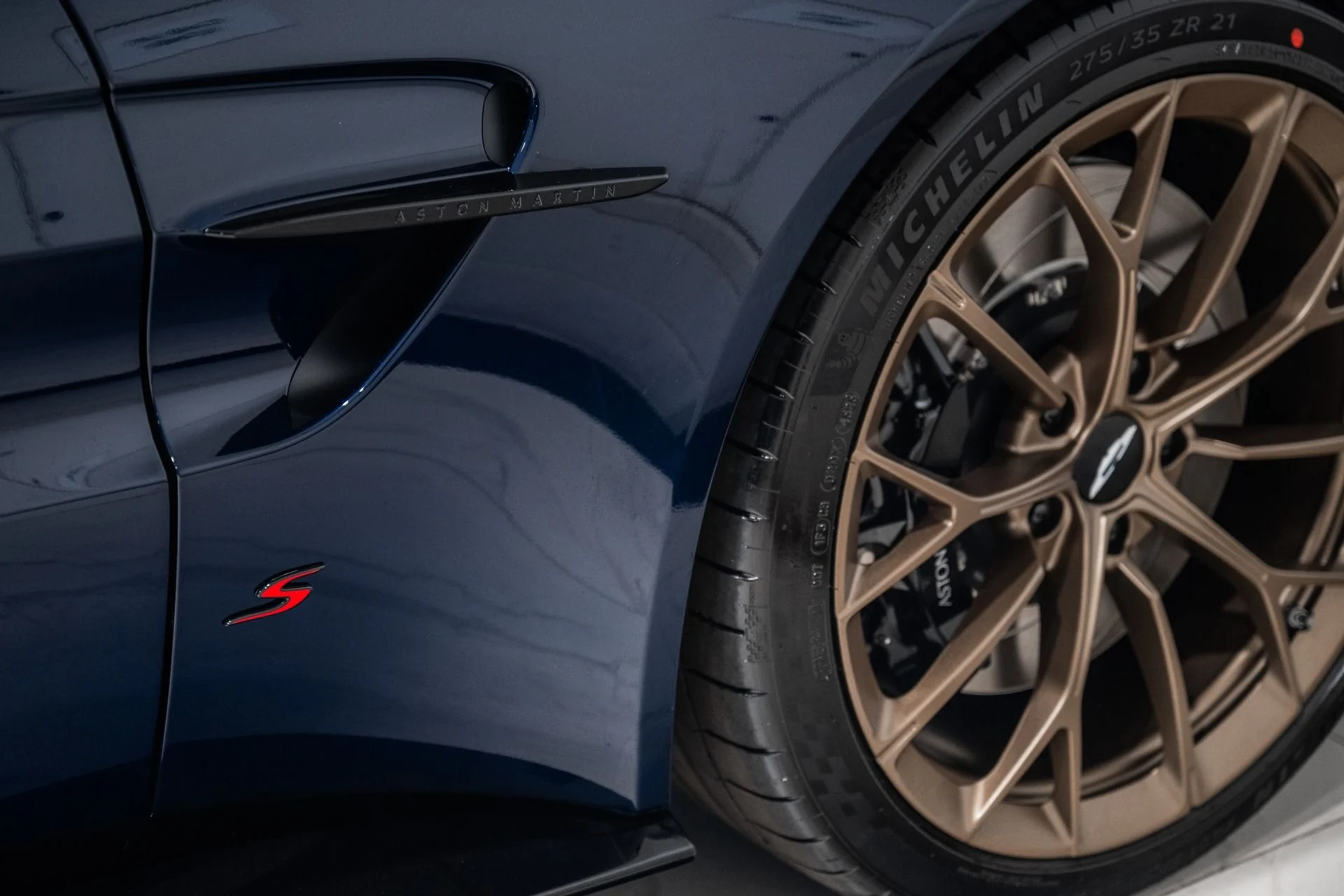mph008_3073922849_New_2026_Aston_Martin_Vantage_S_1778078378_d5b0f12606