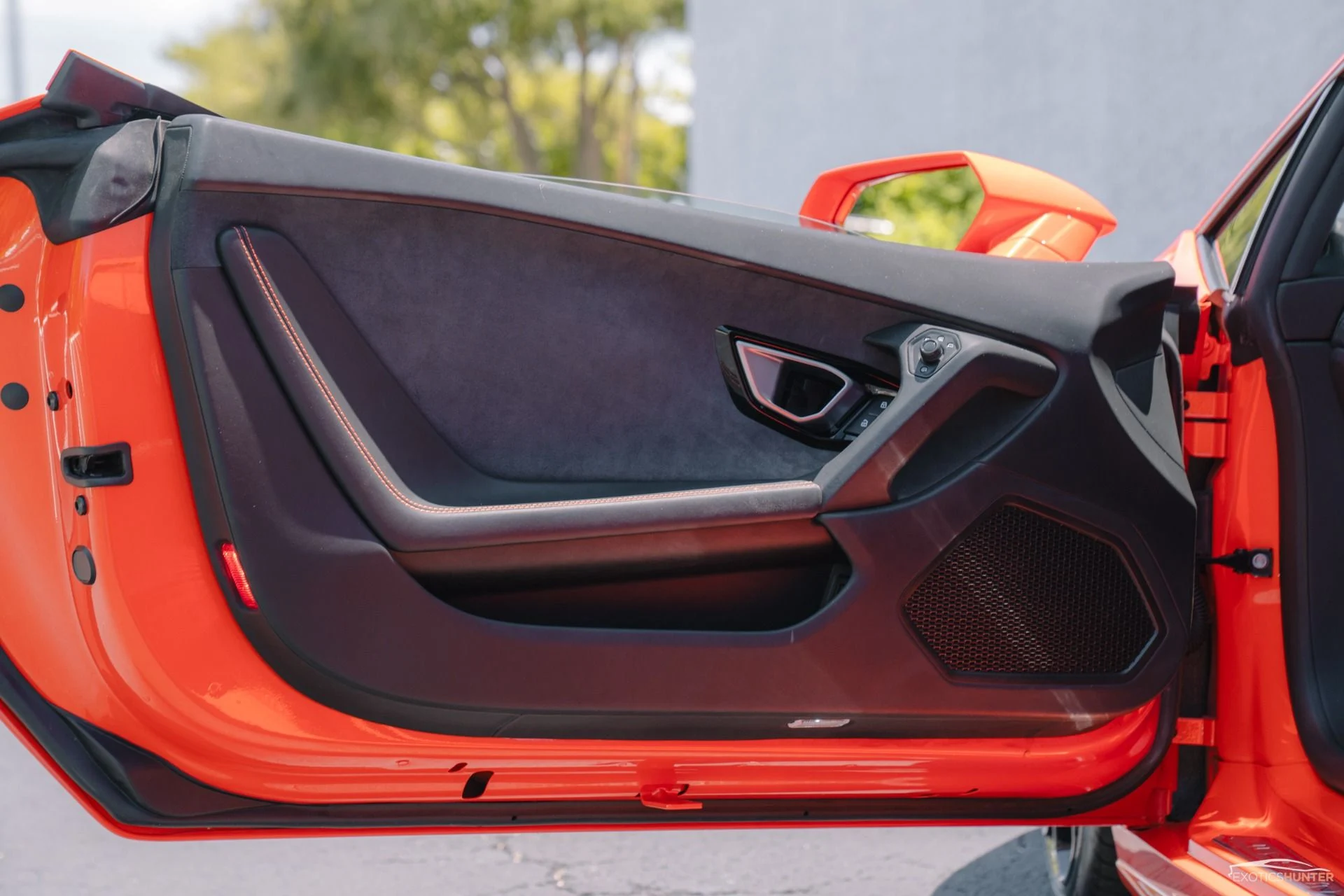 mph008_307509123_Used_2016_Lamborghini_Huracan_LP_610_4_Spyder_1753135594_ff2c4270dd