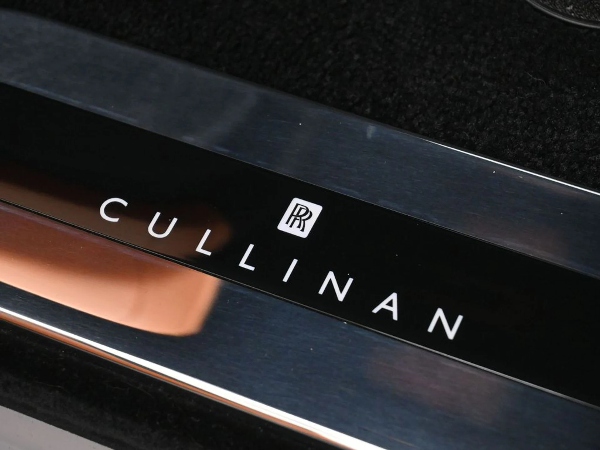 mph008_3076186278_12d08fe11f34384e86690f5f80a55ea3x_5265893555