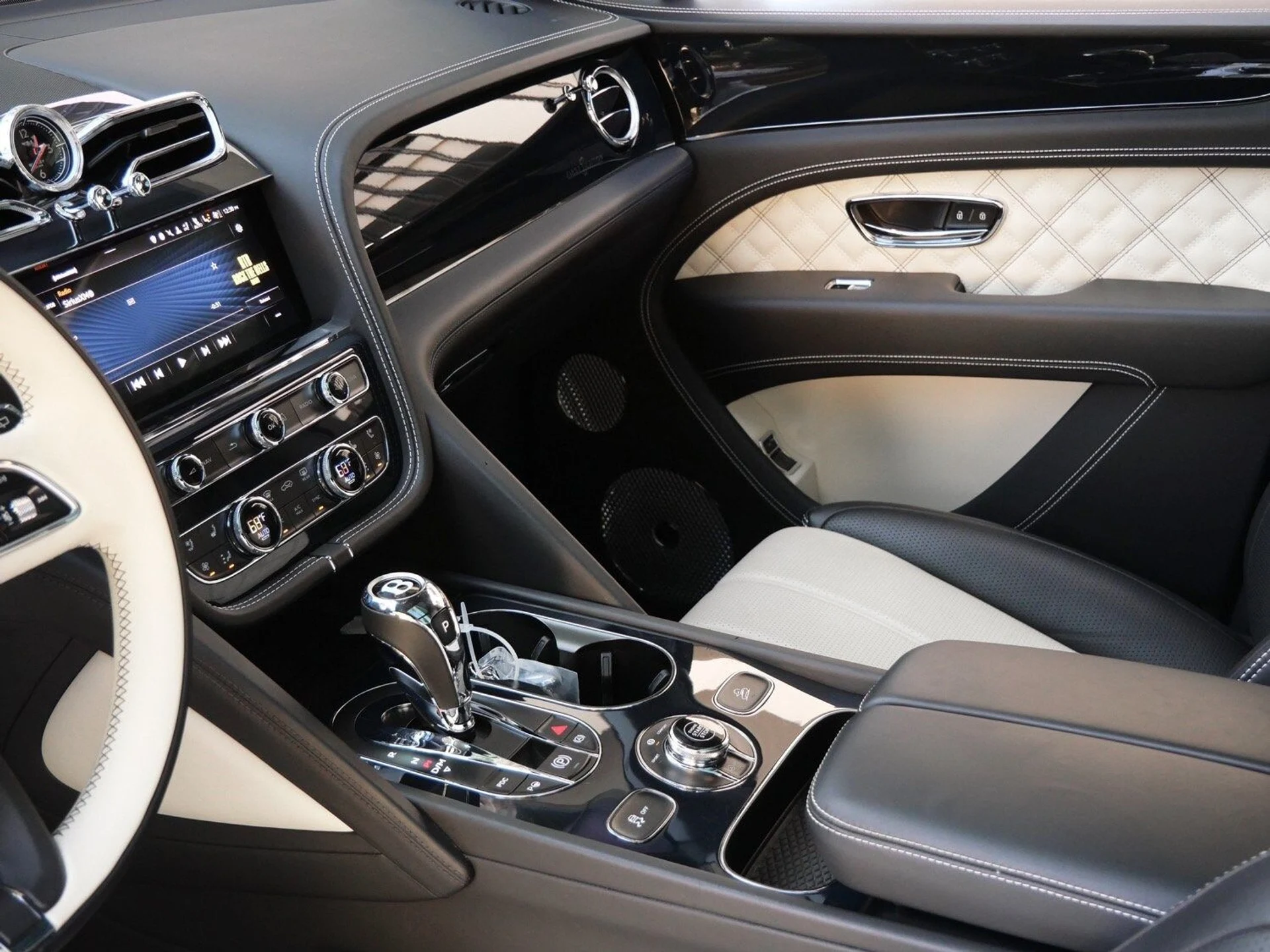 mph008_3085868777_4faea55a019d0d2fade7f2ad2ca91928x_3aba143dd0