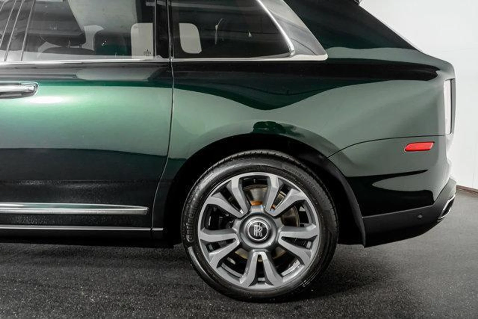 mph008_3086428534_0v_M_Qxd_Ize_HM_3f_Qc_Lf_F_Mlok_N6w6_E_b796199382