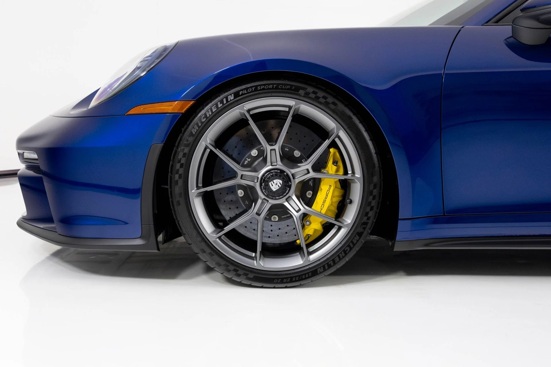 mph008_3086444185_Used_2022_Porsche_911_GT_3_Touring_1764706390_6e9d73c433