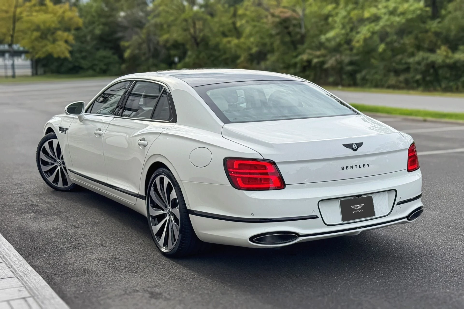mph008_3100696943_Used_2026_Bentley_Flying_Spur_1784748331_9c41467dd7