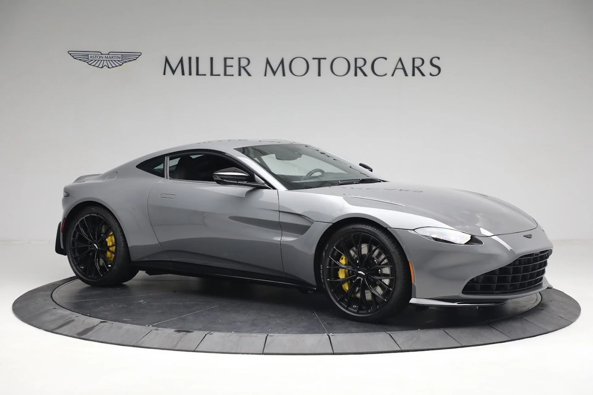 mph008_310595977_Used_2023_Aston_Martin_Vantage_V8_466c8f04e3