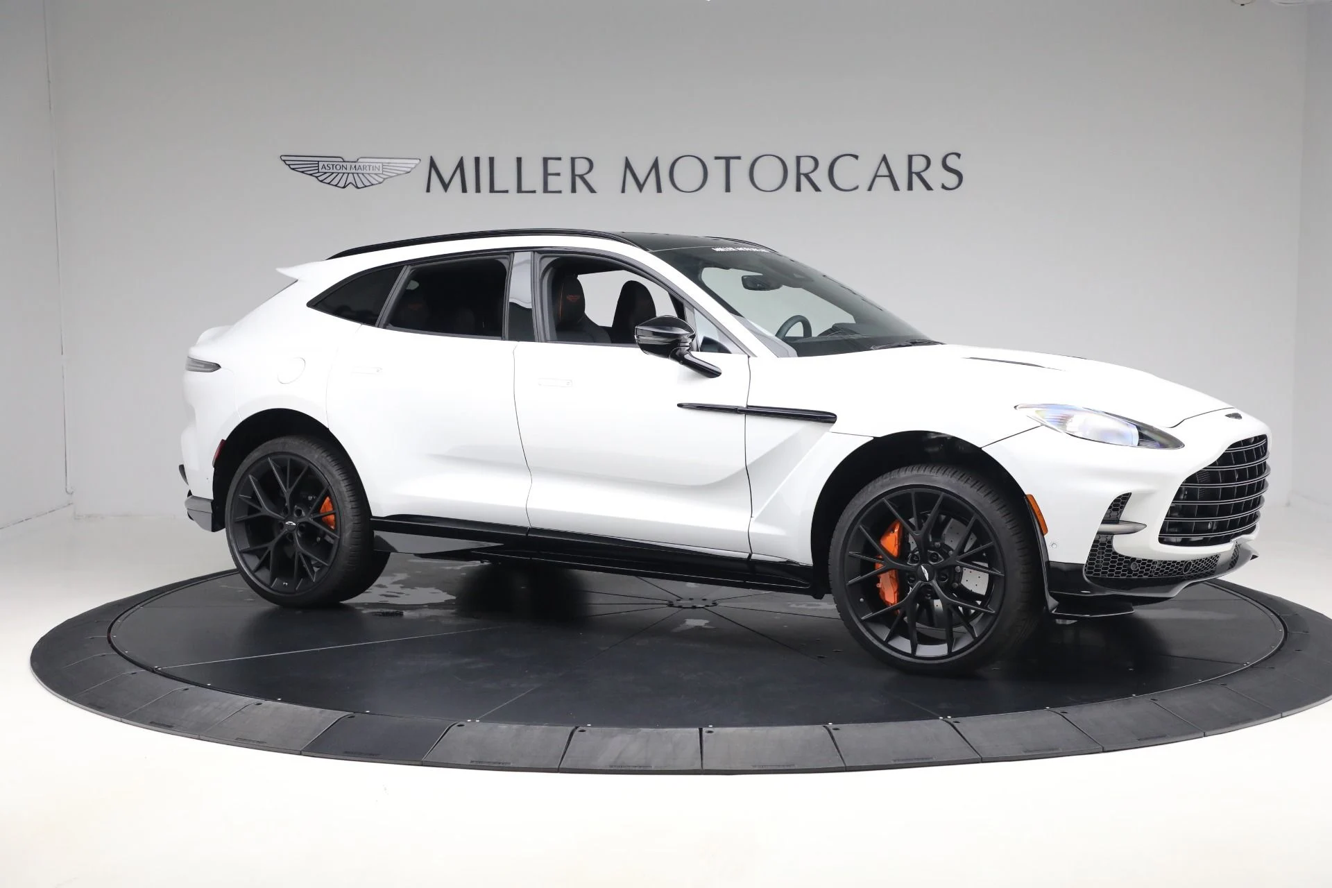 mph008_311136209_New_2025_Aston_Martin_DBX_707_707_5859d89ac3