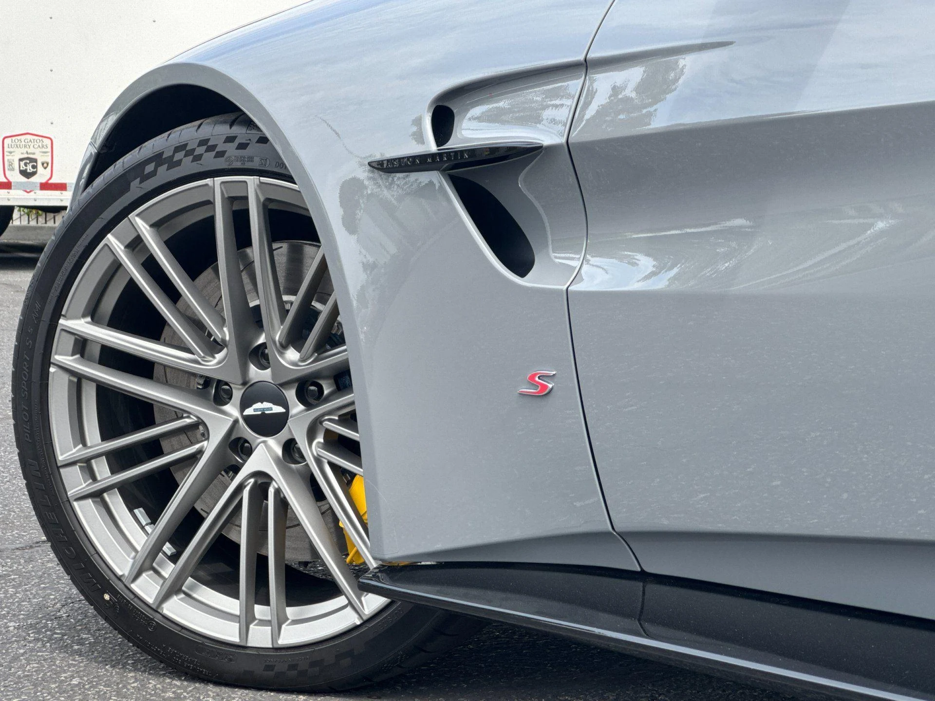 mph008_3116096704_New_2026_Aston_Martin_Vantage_S_1787905723_45ce94db0e