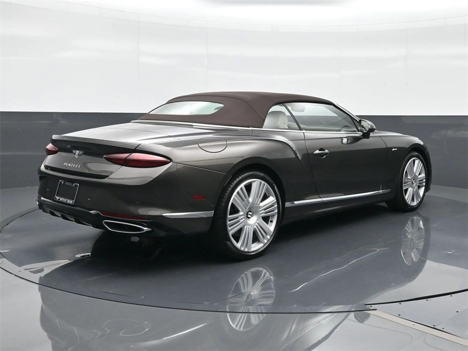 mph008_3120922442_9c85966df7acf71aa6252ccc64554174x_2ef261b382