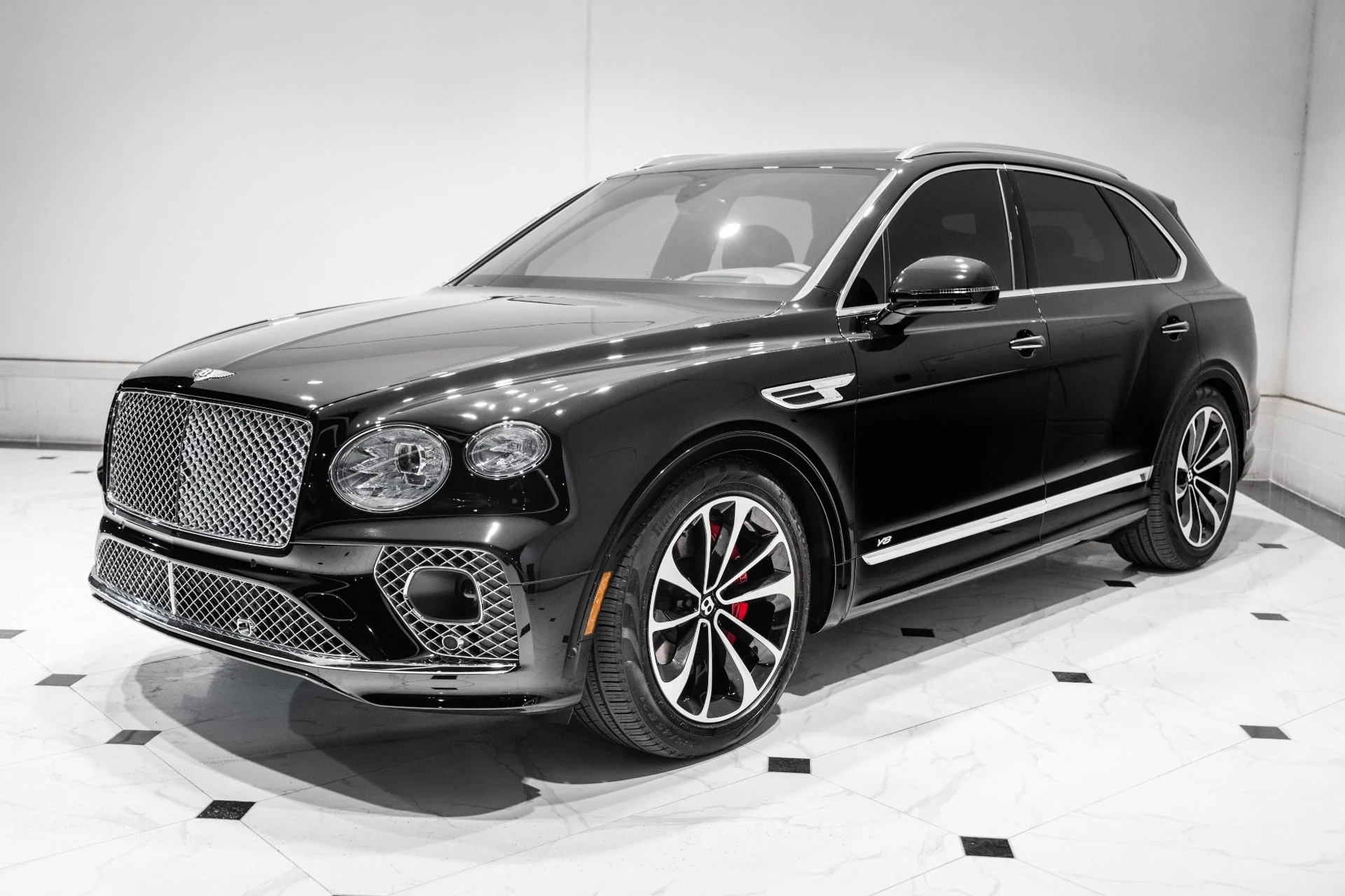 mph008_3126125668_Used_2022_Bentley_Bentayga_V8_1773164215_ac0317cdee