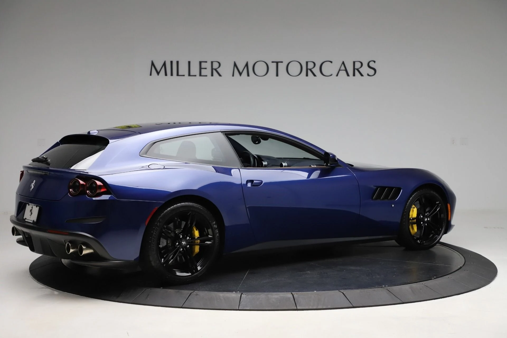 mph008_3126884758_Used_2017_Ferrari_GTC_4_Lusso_a3d0dfc8fc