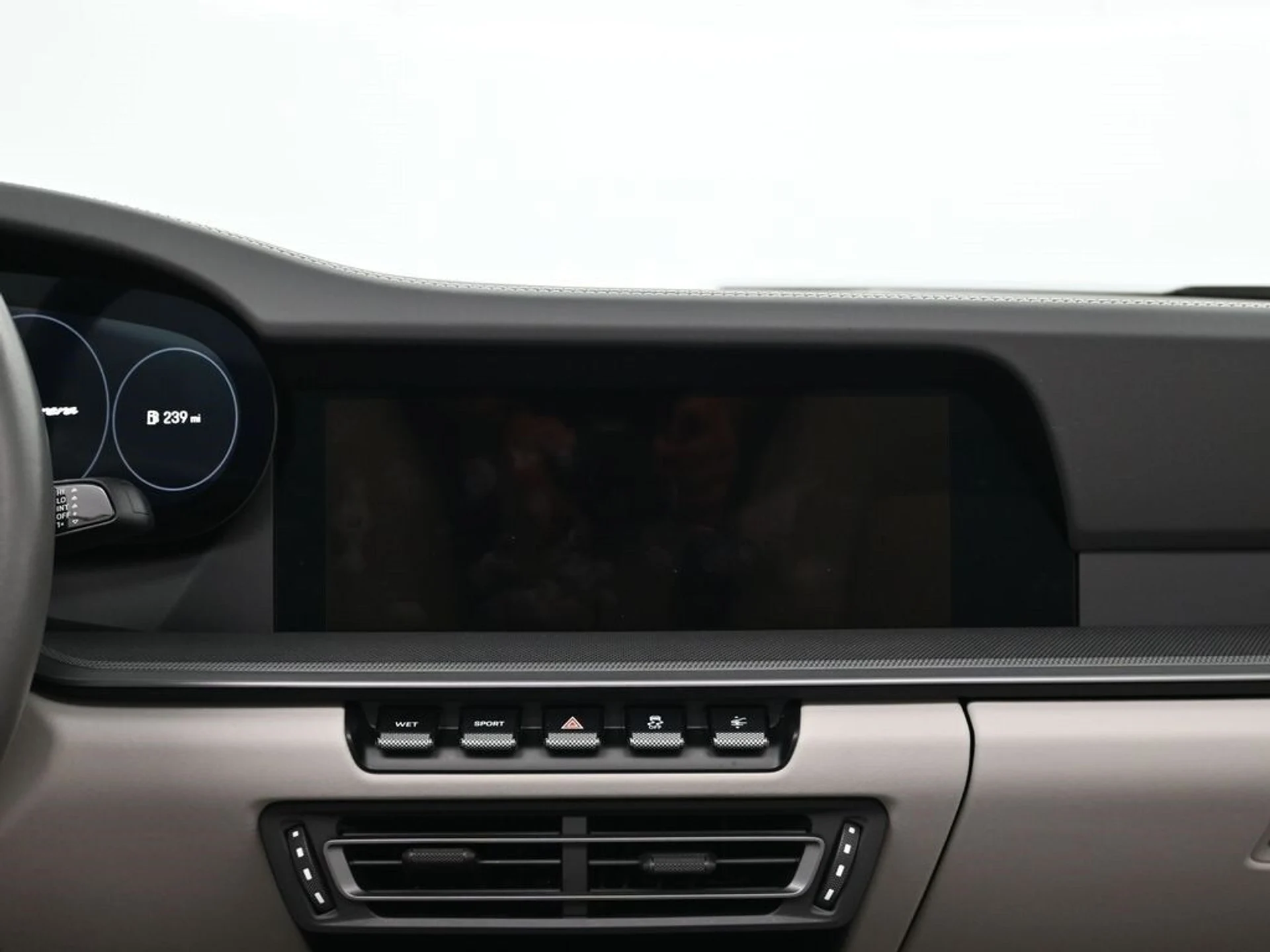 mph008_3127288068_fd93fcc9af12491482e3bb79932b500bx_1207a7de4b