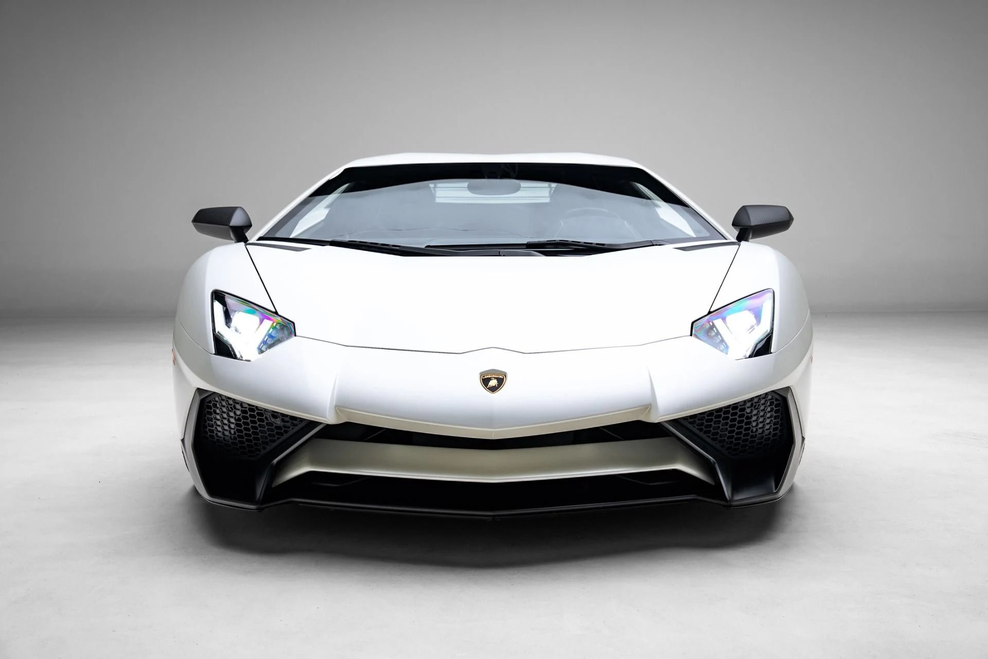 mph008_3128345965_Used_2016_Lamborghini_Aventador_SV_1775078140_43bb5e141f