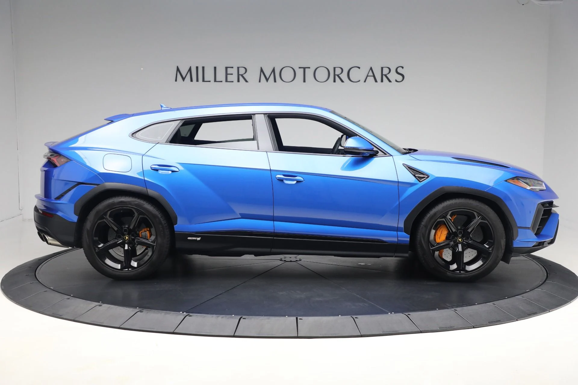 mph008_31364956_Used_2024_Lamborghini_Urus_S_b07a4695e2