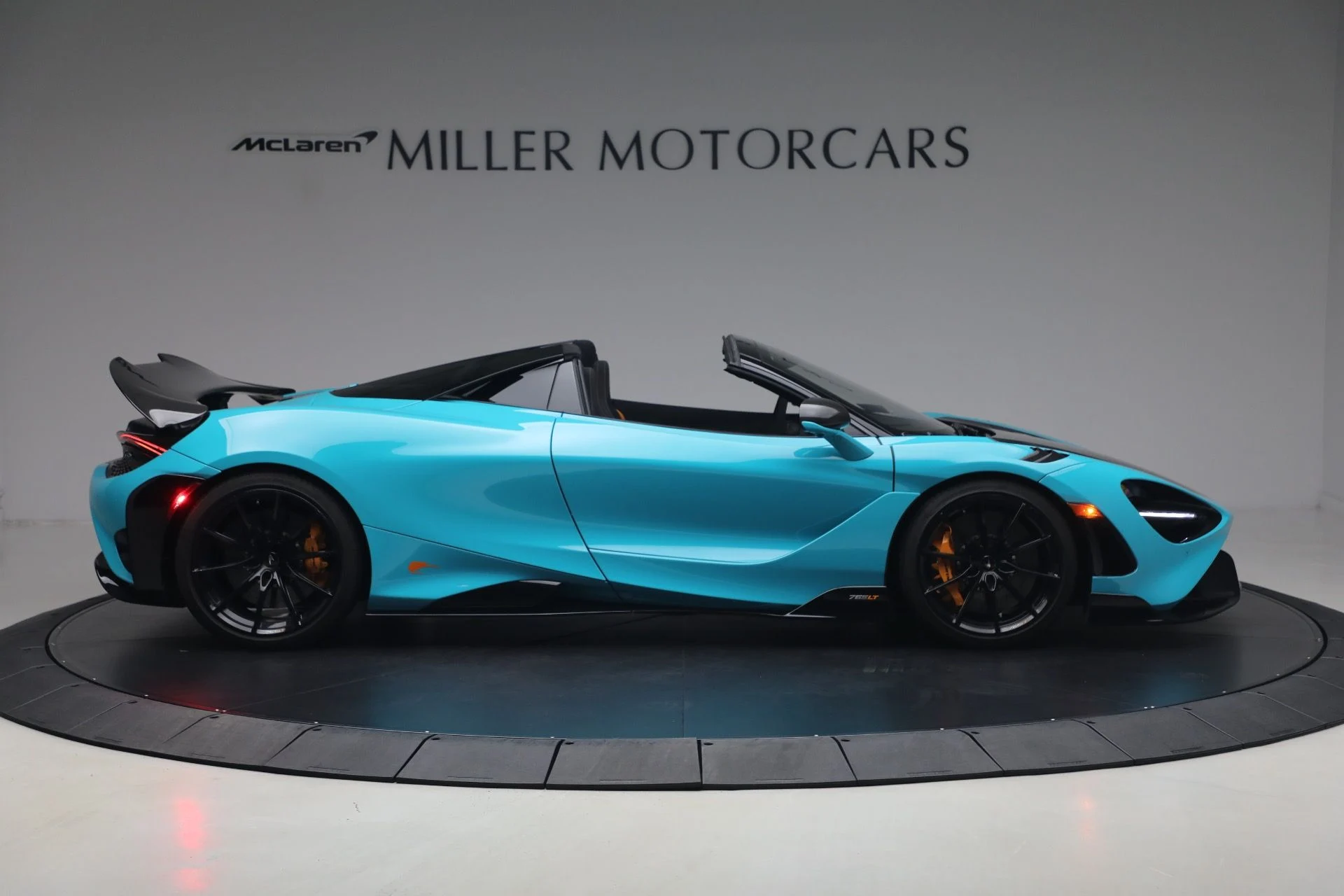 mph008_3141141828_Used_2022_Mc_Laren_765_LT_Spider_0fb2bf666f