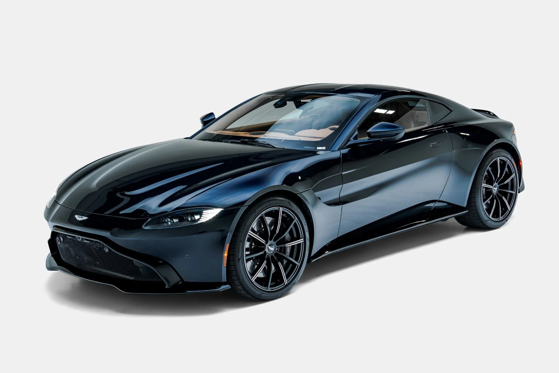 mph008_3149782470_Used_2019_Aston_Martin_Vantage_1793290897_6aee5cd5f1