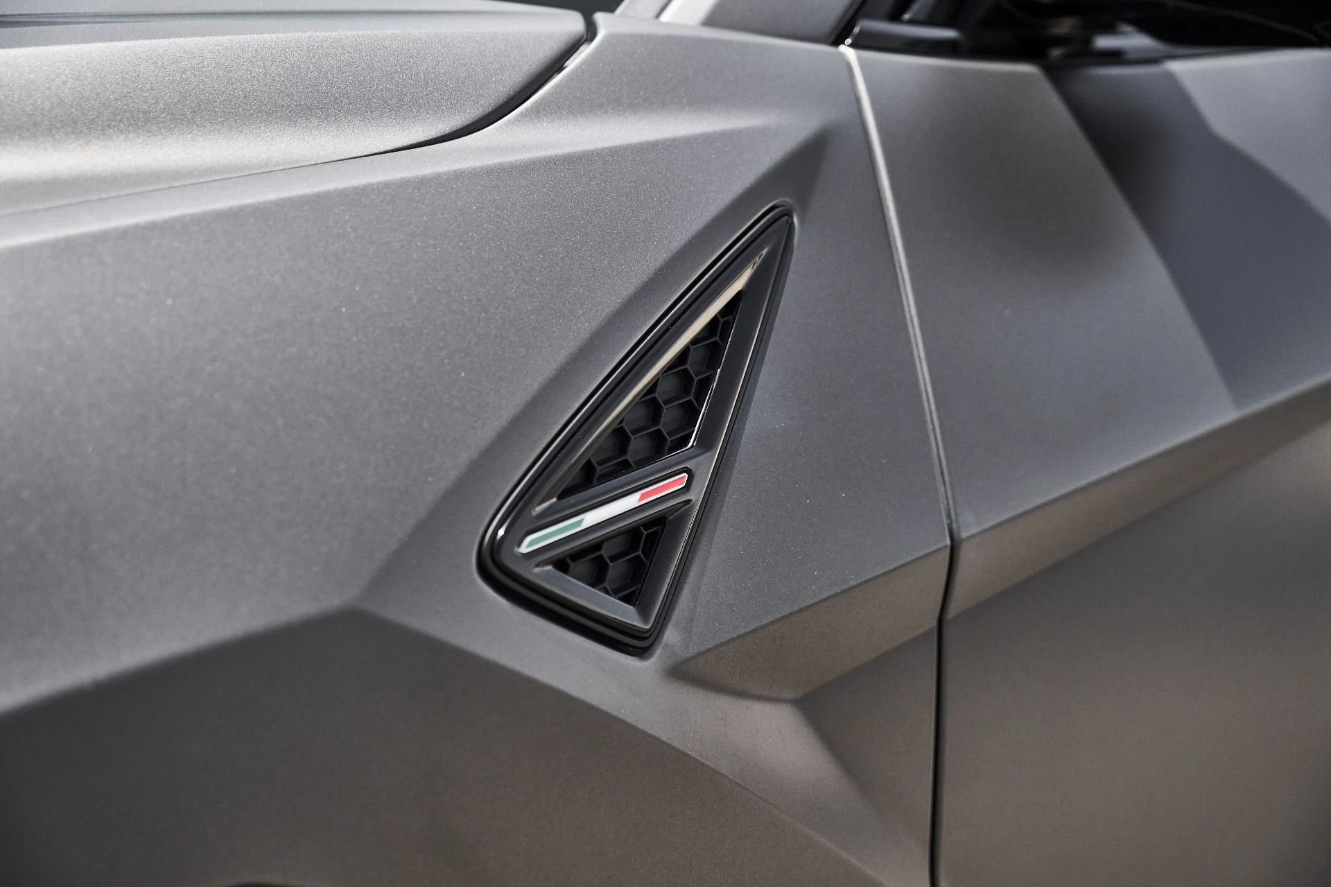 mph008_3152875047_Used_2024_Lamborghini_Urus_Performante_1781228399_8b713a52da