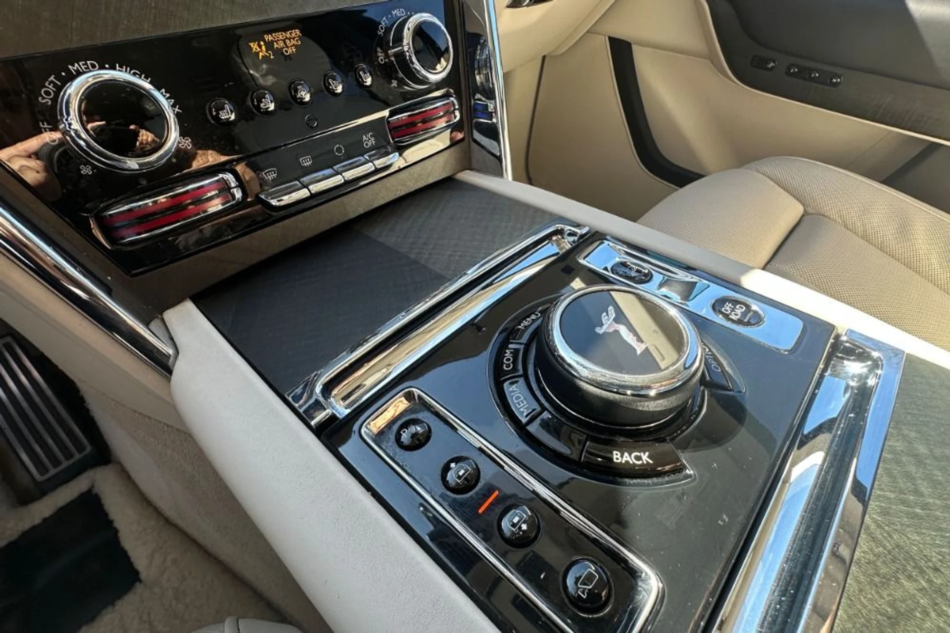 mph008_3153401384_Used_2020_Rolls_Royce_Cullinan_1776250479_842d512874