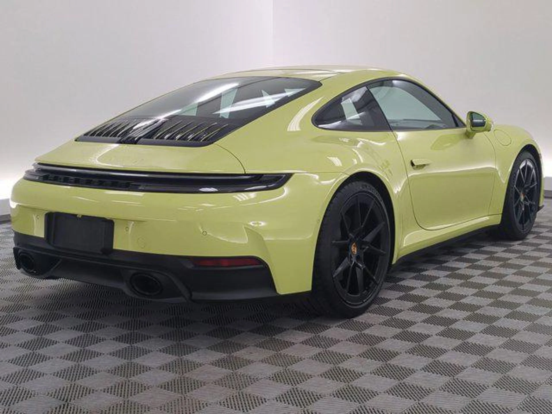 mph008_315882487_05_KVS_Mn_Ve5_HV_0_Fzqf2_F4_L_Ev1_GC_0_0f88587592