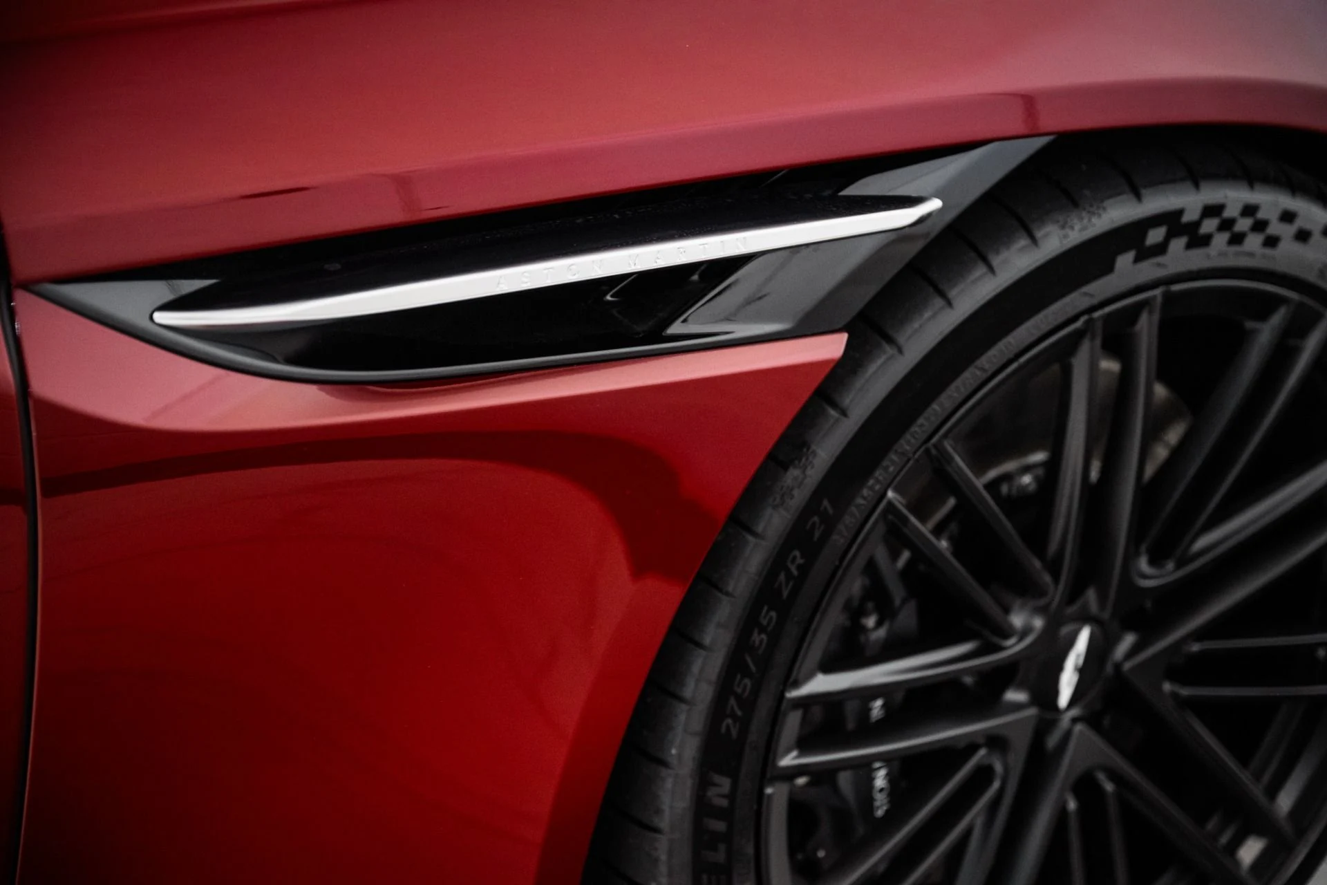 mph008_3163738983_Used_2025_Aston_Martin_DB_12_Coupe_1748960287_20fdf74ebe