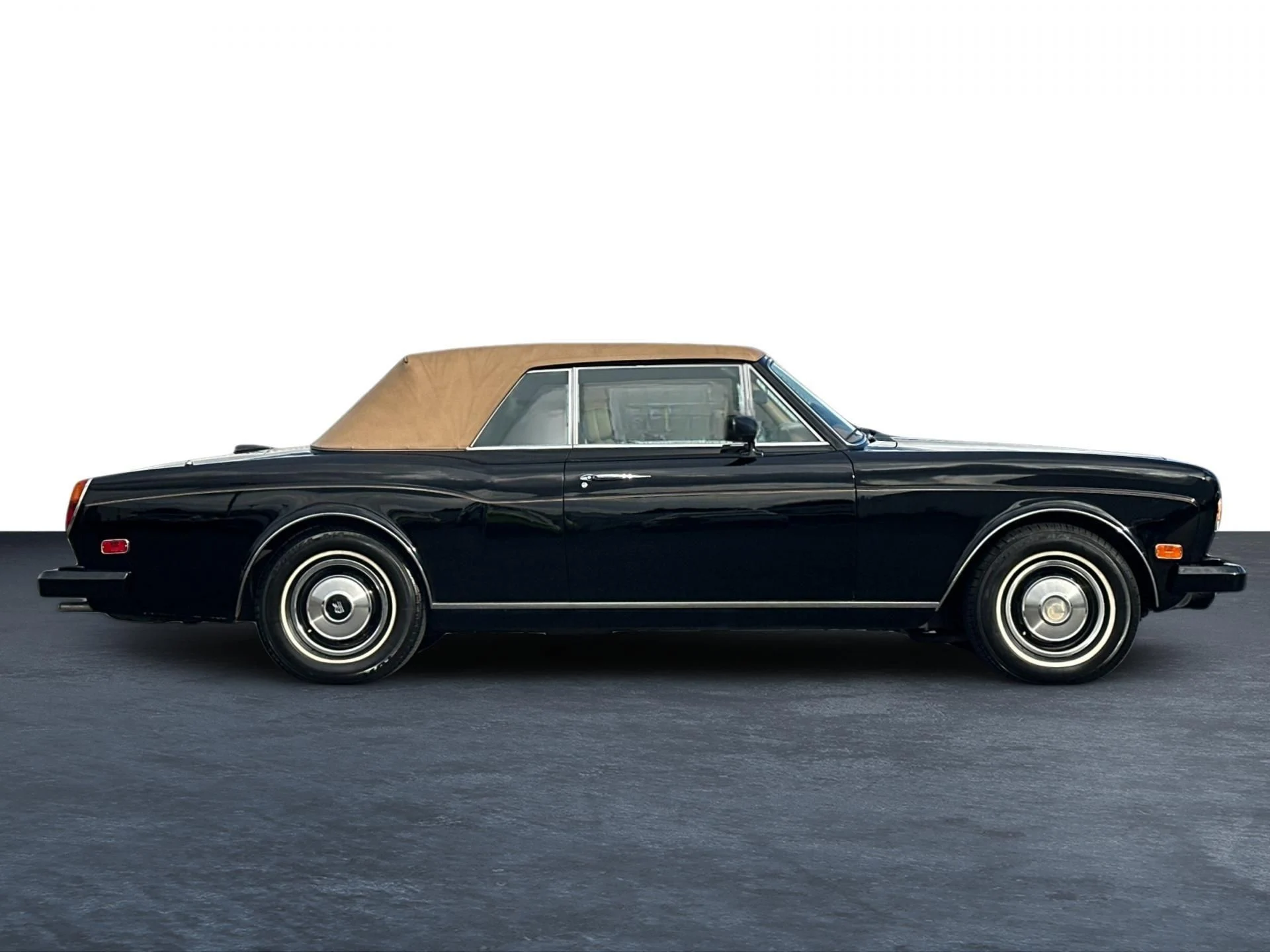 mph008_3168682065_Used_1986_Rolls_Royce_Corniche_1760538233_6624bc5285