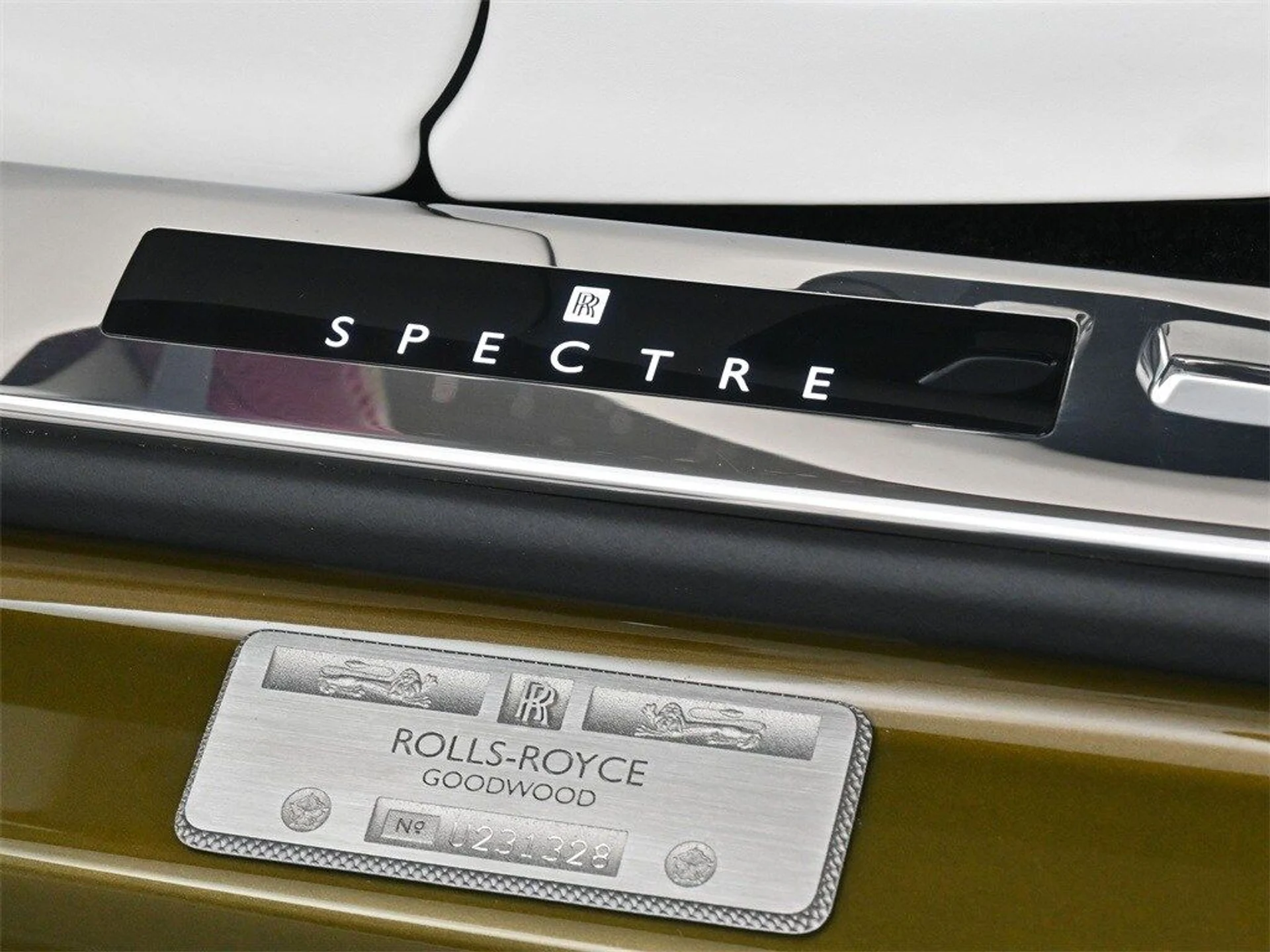 mph008_3170835339_40a6952b39640de7eea75dfbd6242a1fx_2fad23da0b