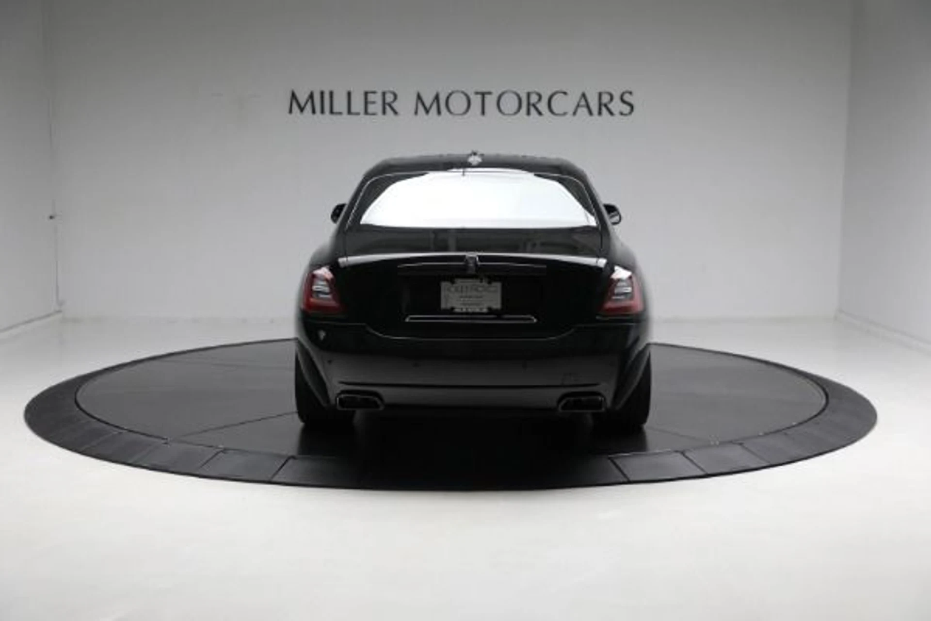 mph008_31781382_Used_2024_Rolls_Royce_Black_Badge_Ghost_6bd64cce16