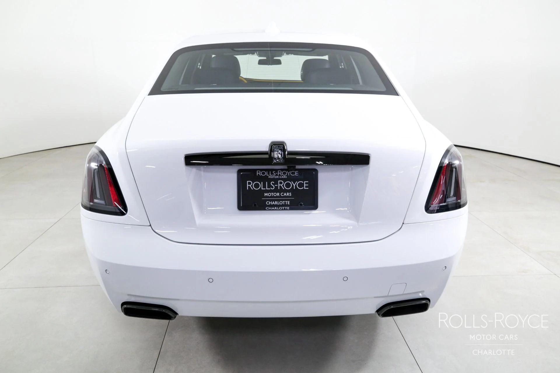 mph008_3181817973_Used_2025_Rolls_Royce_Black_Badge_Ghost_1738883482_6c0e3222b4